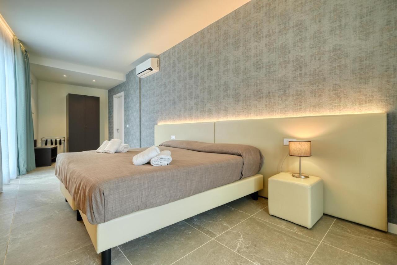 Hotel Palazzo Del Garda & Spa ديسينسانو ديل غاردا المظهر الخارجي الصورة