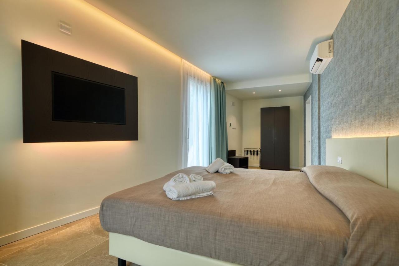 Hotel Palazzo Del Garda & Spa ديسينسانو ديل غاردا المظهر الخارجي الصورة