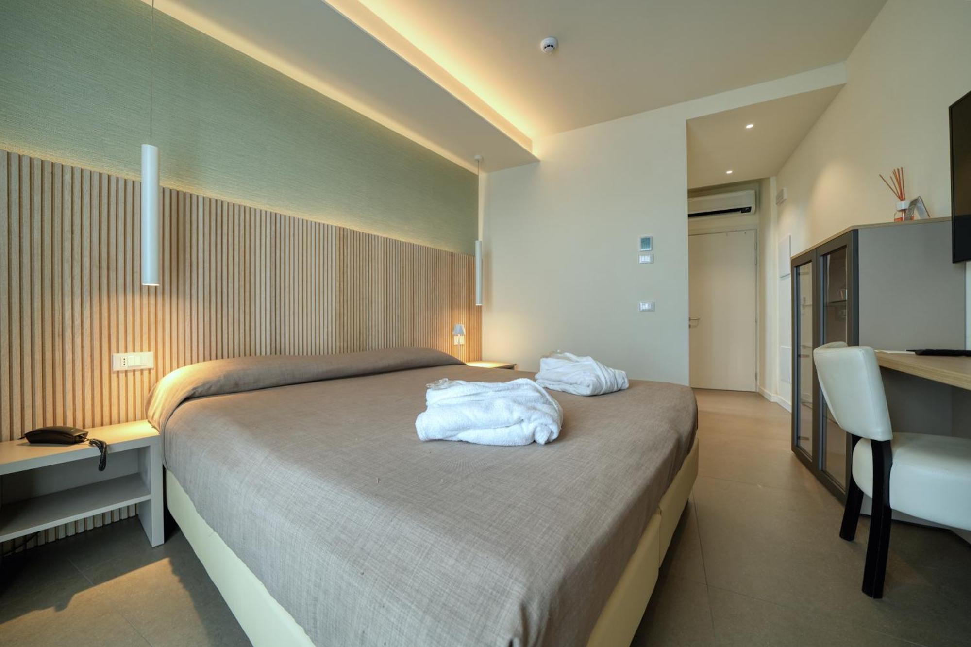 Hotel Palazzo Del Garda & Spa ديسينسانو ديل غاردا المظهر الخارجي الصورة