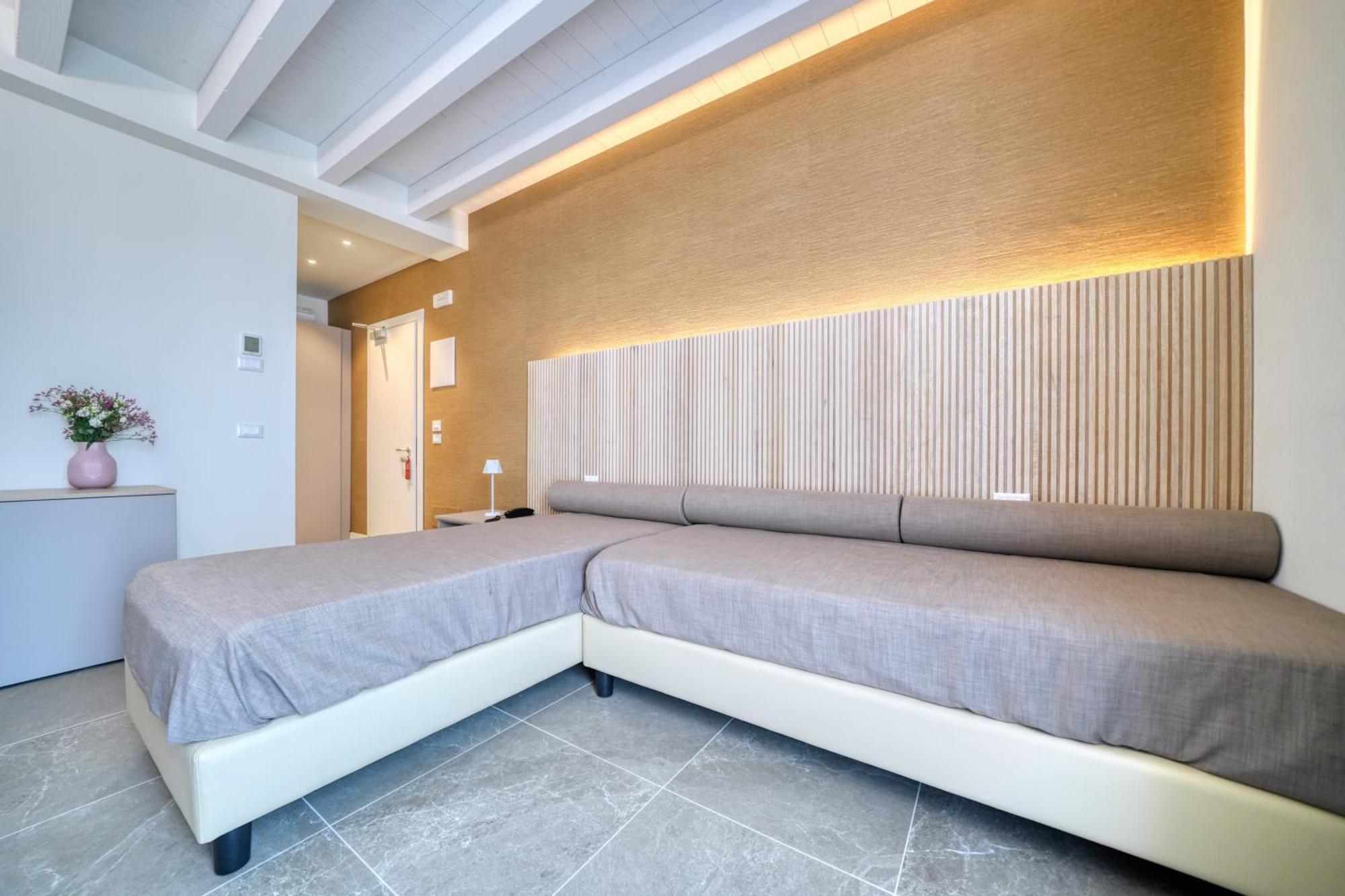 Hotel Palazzo Del Garda & Spa ديسينسانو ديل غاردا المظهر الخارجي الصورة