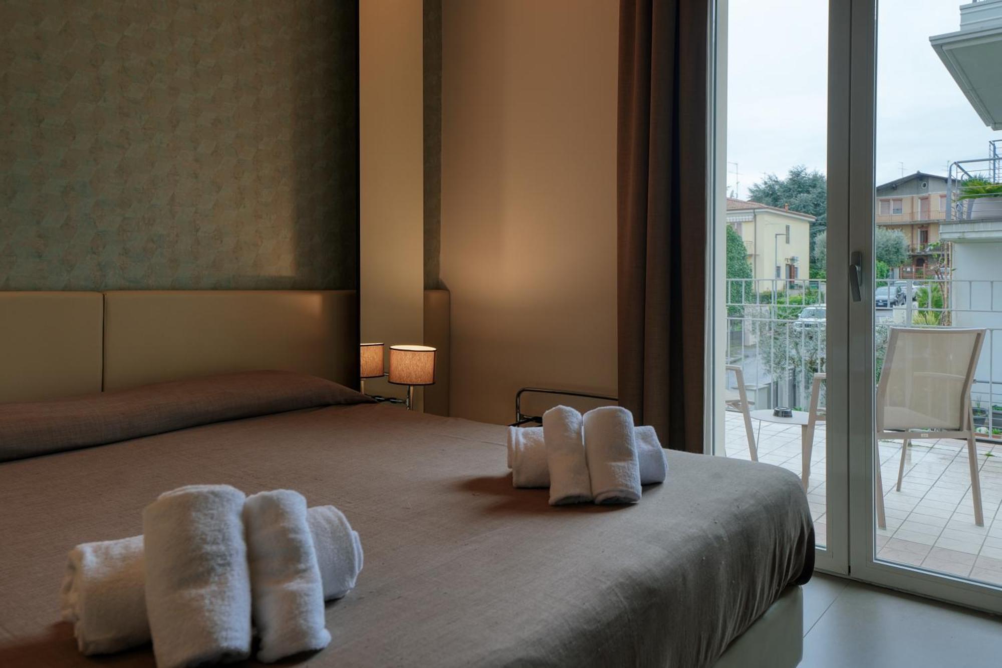 Hotel Palazzo Del Garda & Spa ديسينسانو ديل غاردا المظهر الخارجي الصورة